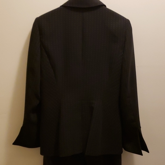 Liz Claiborne Black Pant Suit - Picture 6 of 8